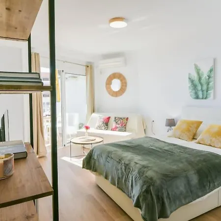 Bonito Estudio A Pie De Playa 베날마데나코스타